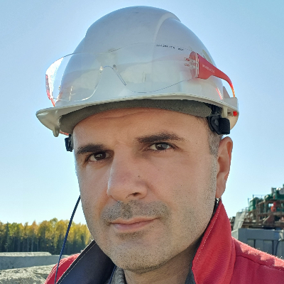 Денис Хлебников
