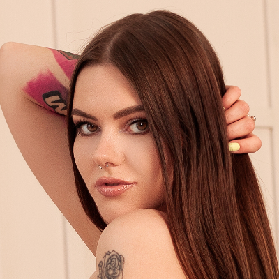 Holly_Ray