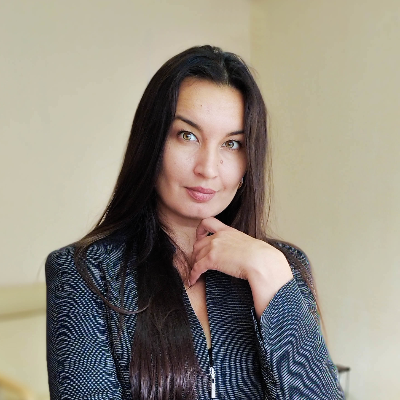 Лола Ведернова