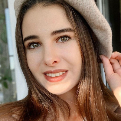Лиза Попова