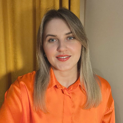 Анна  Толстова