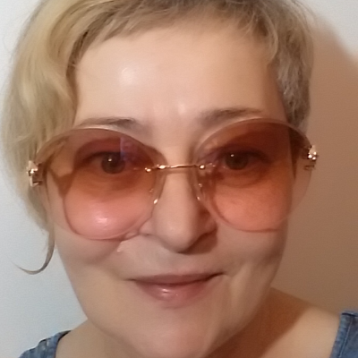 Нэлли Попова