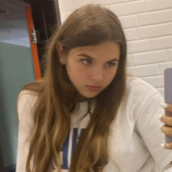 Діана Довженко